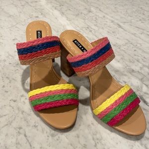 Alice + Olivia NWOT wedges size 9 no box